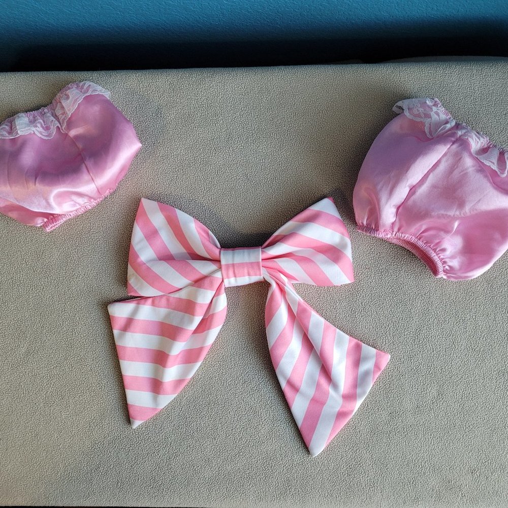 Bow and Arm Puffs for a Girl's Costume